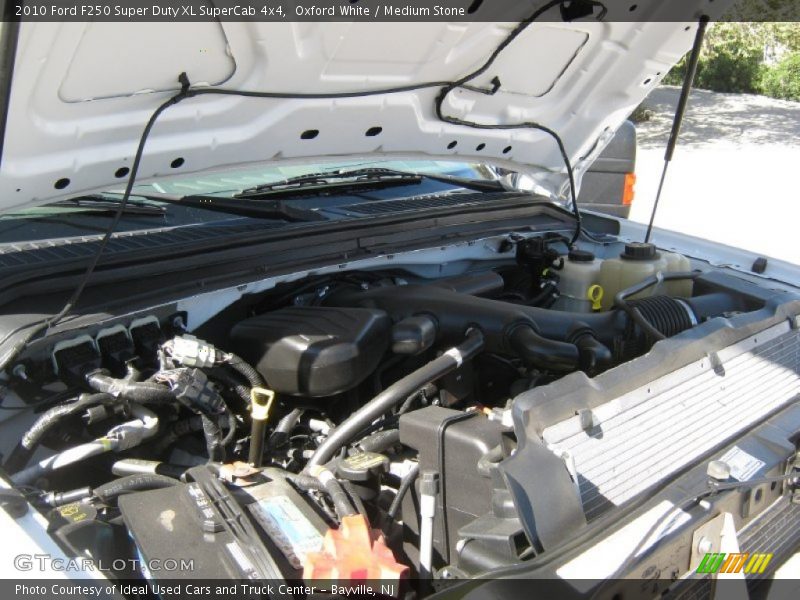 Oxford White / Medium Stone 2010 Ford F250 Super Duty XL SuperCab 4x4