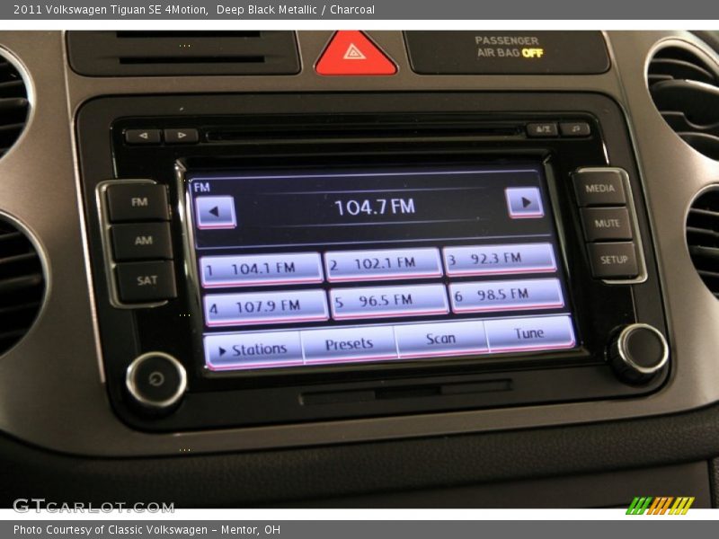 Deep Black Metallic / Charcoal 2011 Volkswagen Tiguan SE 4Motion