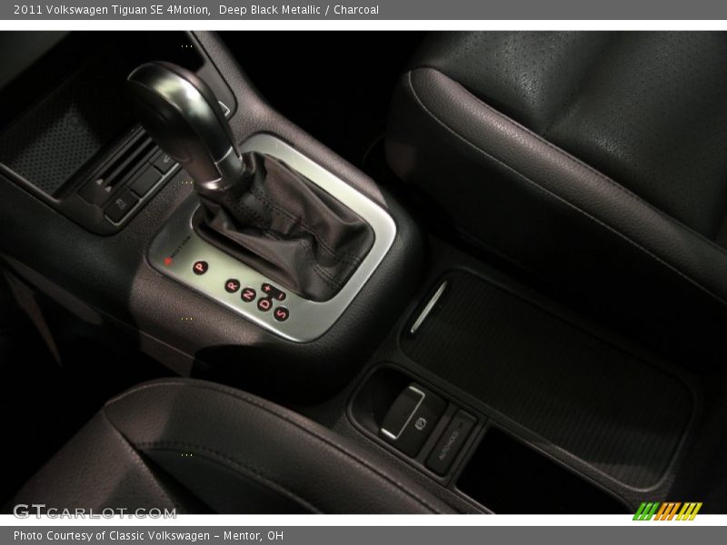 Deep Black Metallic / Charcoal 2011 Volkswagen Tiguan SE 4Motion