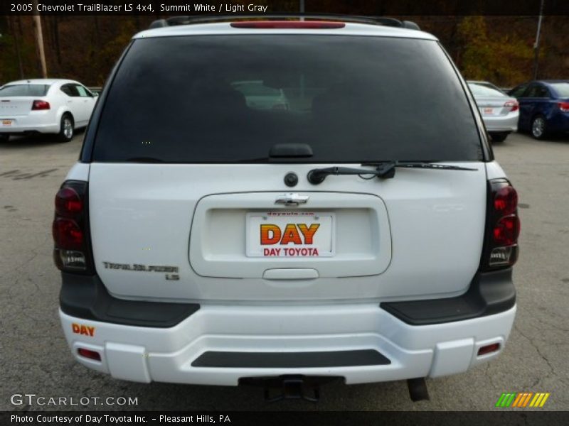 Summit White / Light Gray 2005 Chevrolet TrailBlazer LS 4x4