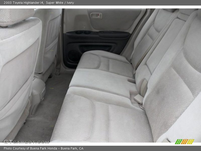 Super White / Ivory 2003 Toyota Highlander I4
