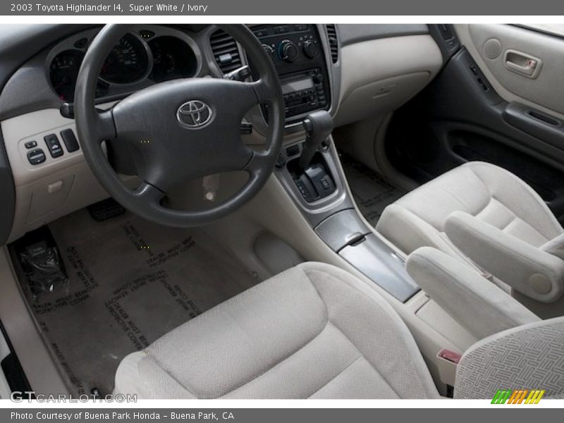 Super White / Ivory 2003 Toyota Highlander I4