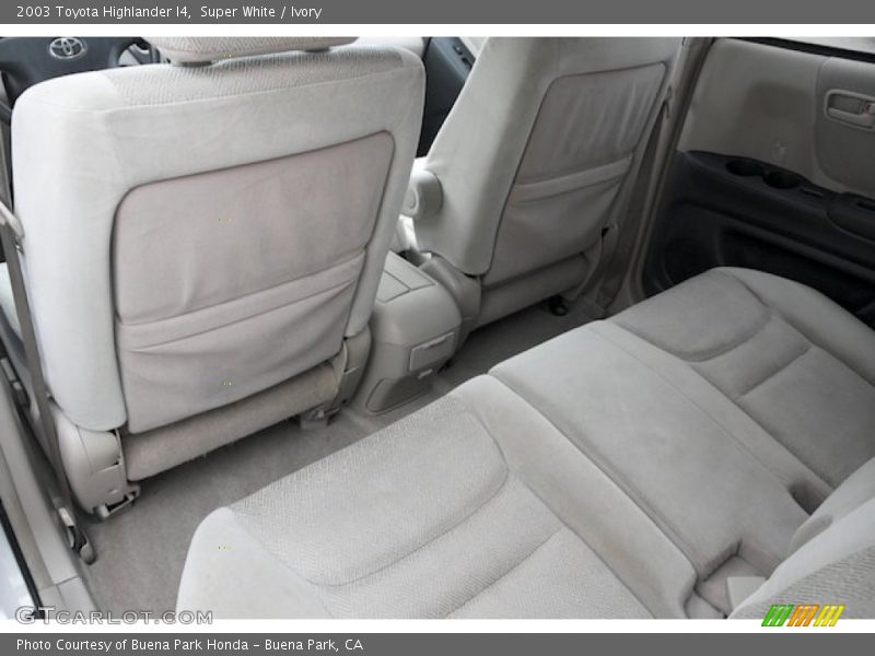 Super White / Ivory 2003 Toyota Highlander I4