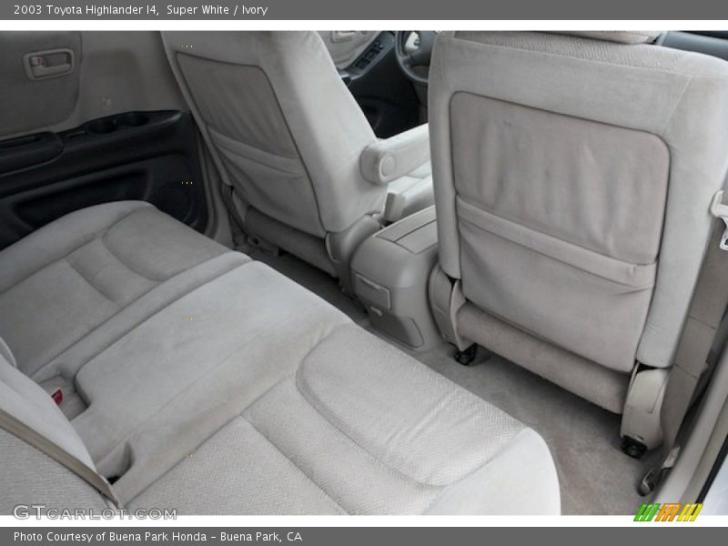 Super White / Ivory 2003 Toyota Highlander I4