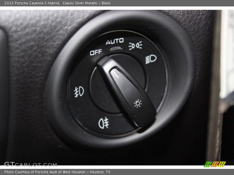 Controls of 2013 Cayenne S Hybrid