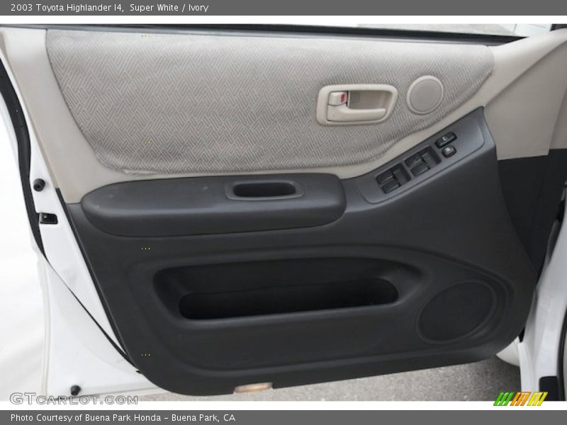 Super White / Ivory 2003 Toyota Highlander I4