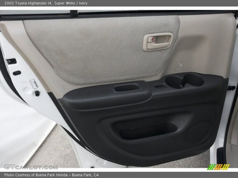 Super White / Ivory 2003 Toyota Highlander I4
