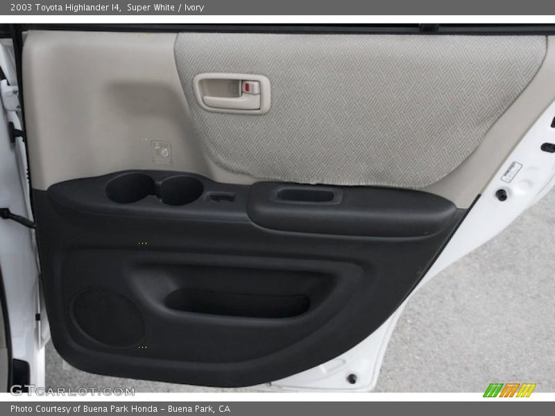 Super White / Ivory 2003 Toyota Highlander I4