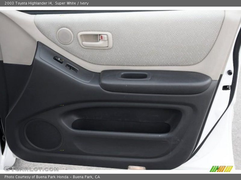 Super White / Ivory 2003 Toyota Highlander I4