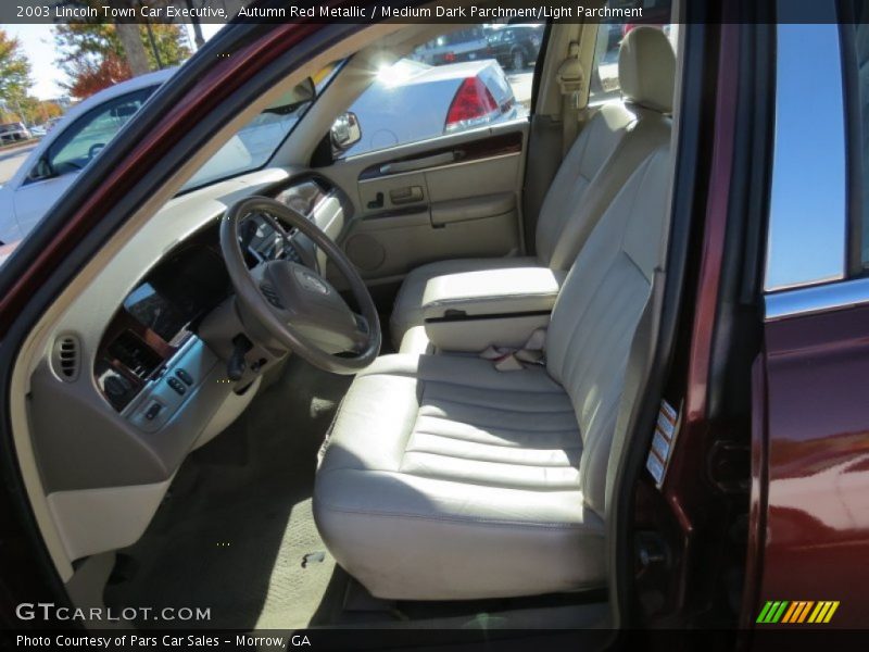 Autumn Red Metallic / Medium Dark Parchment/Light Parchment 2003 Lincoln Town Car Executive