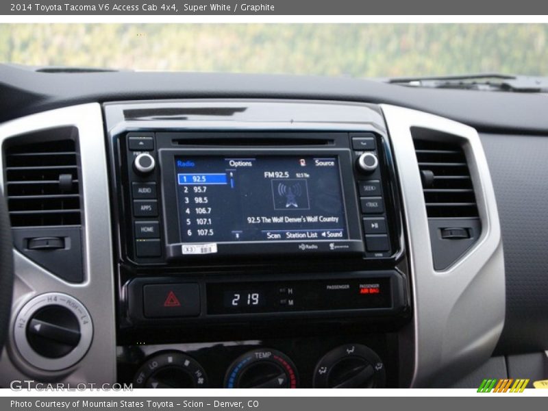 Super White / Graphite 2014 Toyota Tacoma V6 Access Cab 4x4