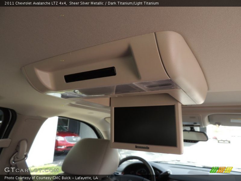 Sheer Silver Metallic / Dark Titanium/Light Titanium 2011 Chevrolet Avalanche LTZ 4x4