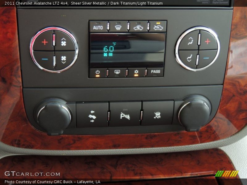 Sheer Silver Metallic / Dark Titanium/Light Titanium 2011 Chevrolet Avalanche LTZ 4x4