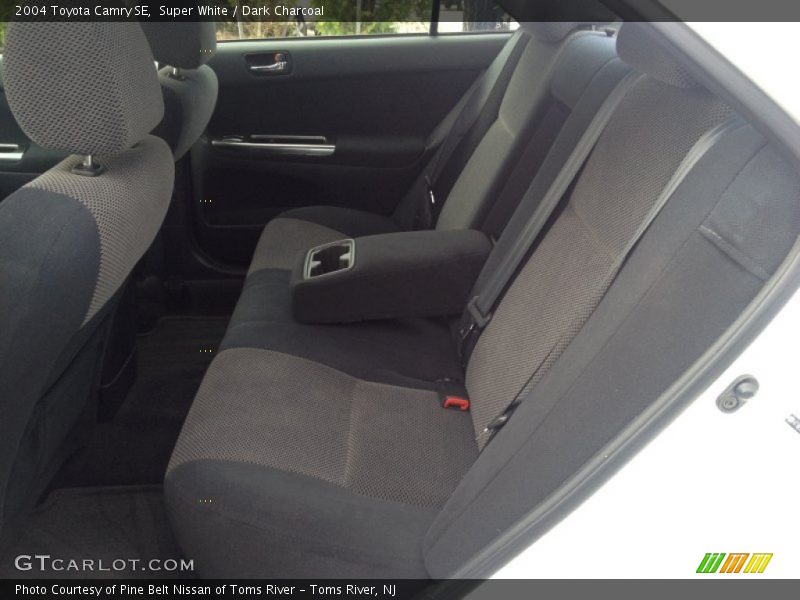 Super White / Dark Charcoal 2004 Toyota Camry SE