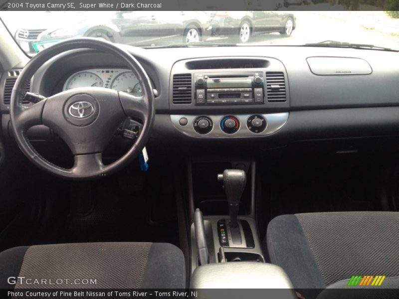 Super White / Dark Charcoal 2004 Toyota Camry SE