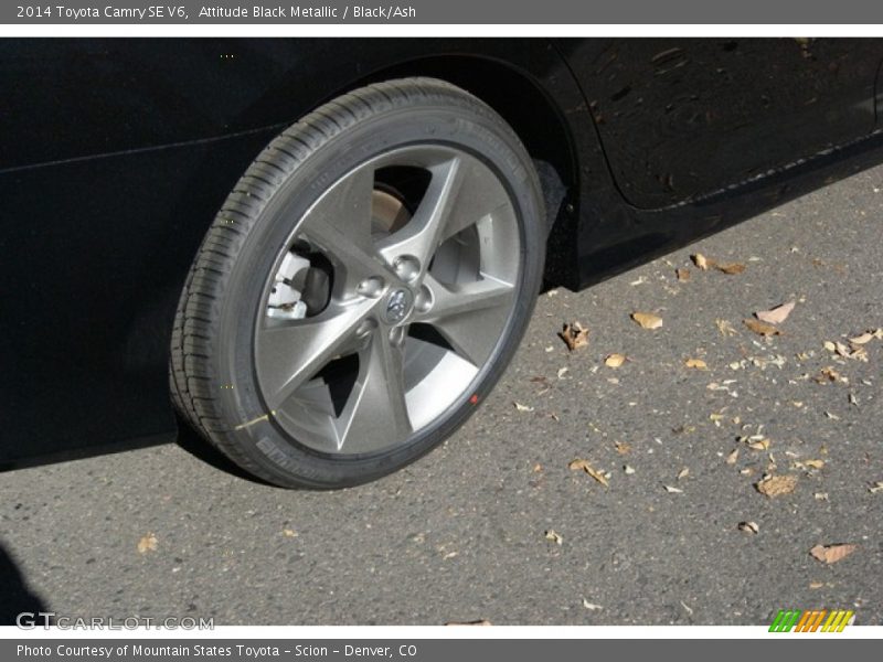 Attitude Black Metallic / Black/Ash 2014 Toyota Camry SE V6