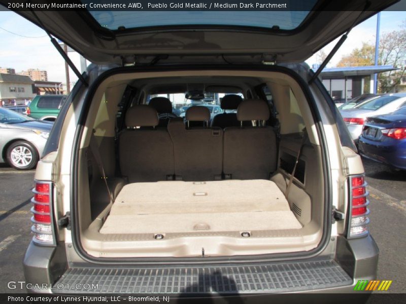 Pueblo Gold Metallic / Medium Dark Parchment 2004 Mercury Mountaineer Convenience AWD