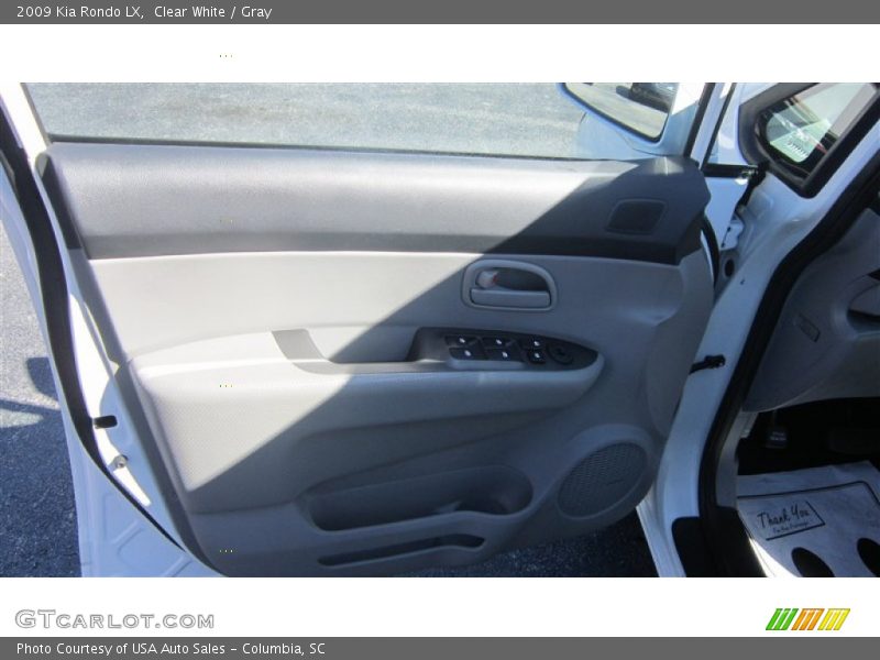 Clear White / Gray 2009 Kia Rondo LX