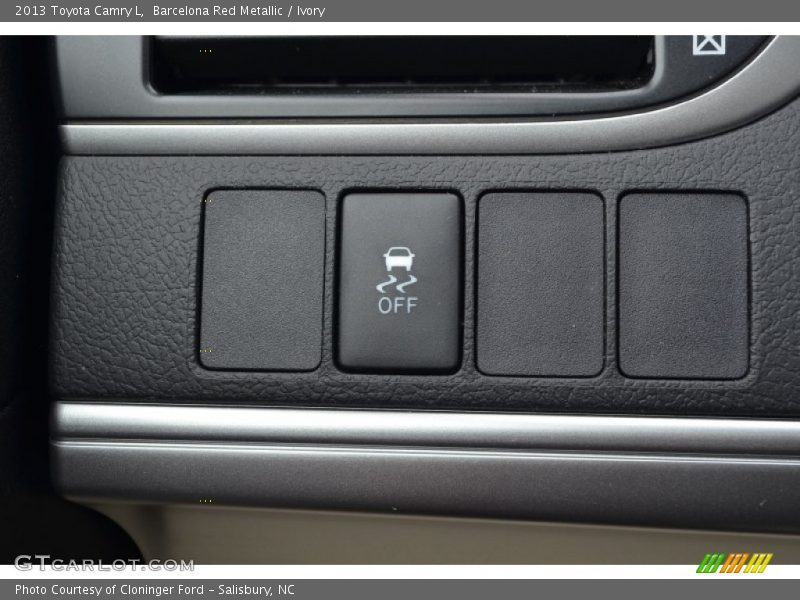 Barcelona Red Metallic / Ivory 2013 Toyota Camry L