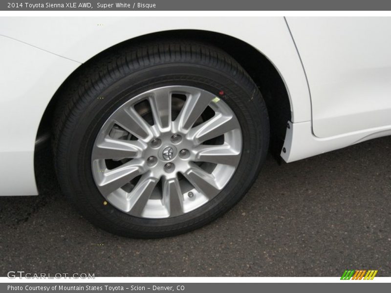Super White / Bisque 2014 Toyota Sienna XLE AWD