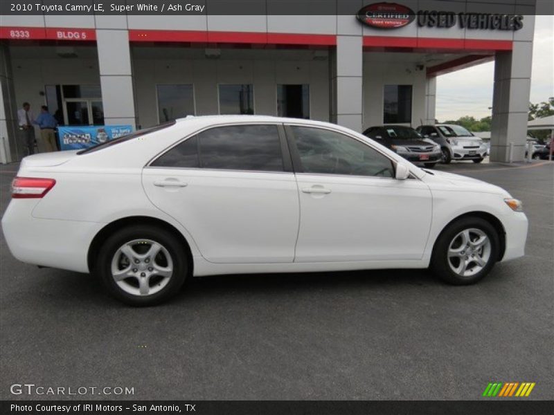 Super White / Ash Gray 2010 Toyota Camry LE