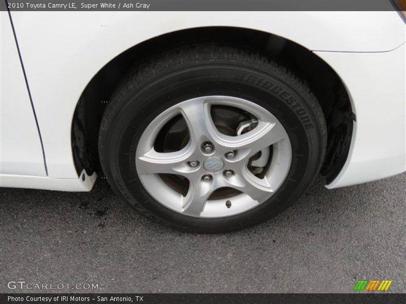 Super White / Ash Gray 2010 Toyota Camry LE