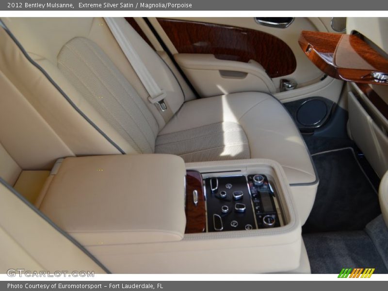 Extreme Silver Satin / Magnolia/Porpoise 2012 Bentley Mulsanne