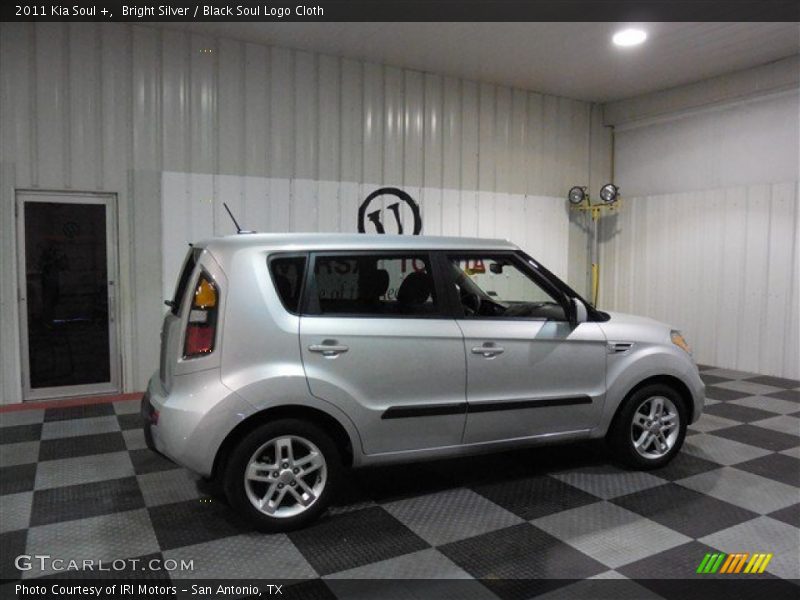 Bright Silver / Black Soul Logo Cloth 2011 Kia Soul +