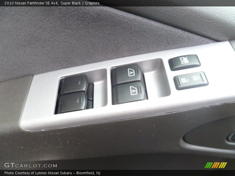 Super Black / Graphite 2010 Nissan Pathfinder SE 4x4