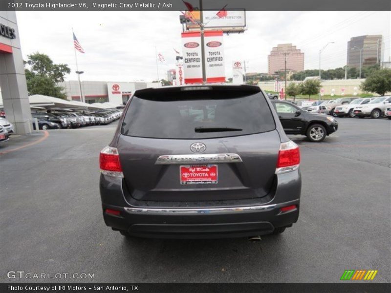 Magnetic Gray Metallic / Ash 2012 Toyota Highlander V6