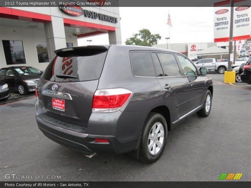 Magnetic Gray Metallic / Ash 2012 Toyota Highlander V6