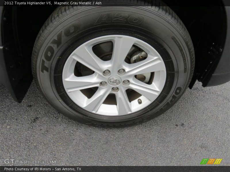 Magnetic Gray Metallic / Ash 2012 Toyota Highlander V6