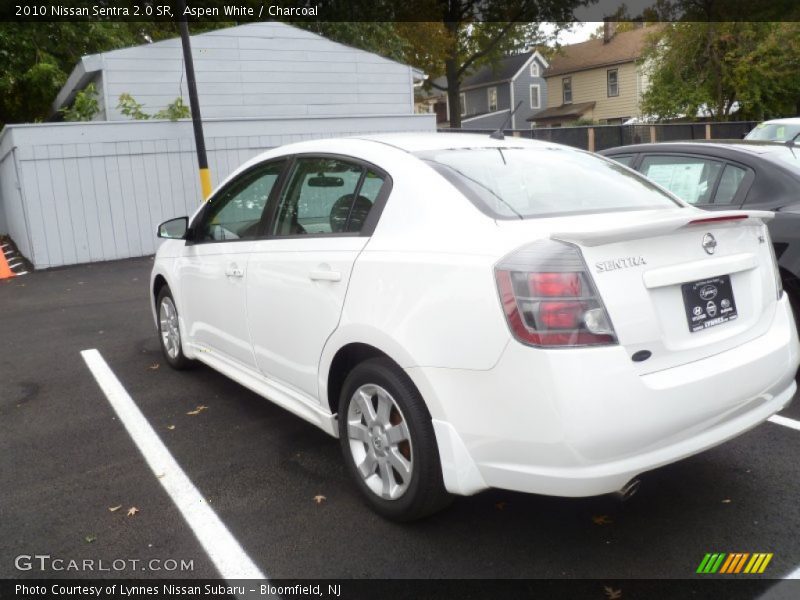 Aspen White / Charcoal 2010 Nissan Sentra 2.0 SR