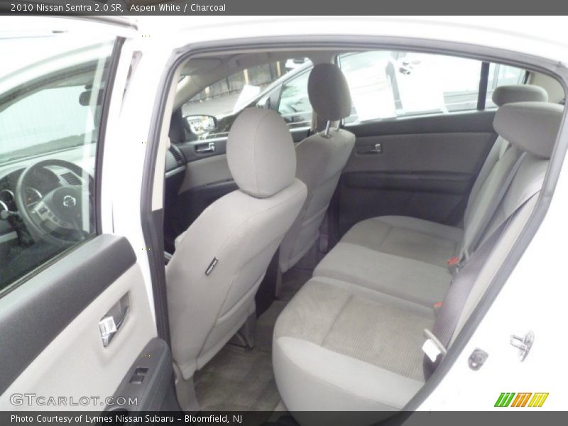 Aspen White / Charcoal 2010 Nissan Sentra 2.0 SR