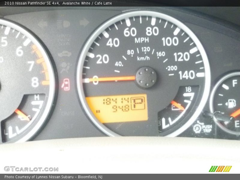 Avalanche White / Cafe Latte 2010 Nissan Pathfinder SE 4x4
