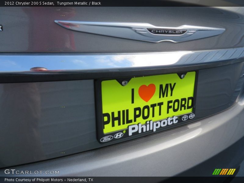 Tungsten Metallic / Black 2012 Chrysler 200 S Sedan