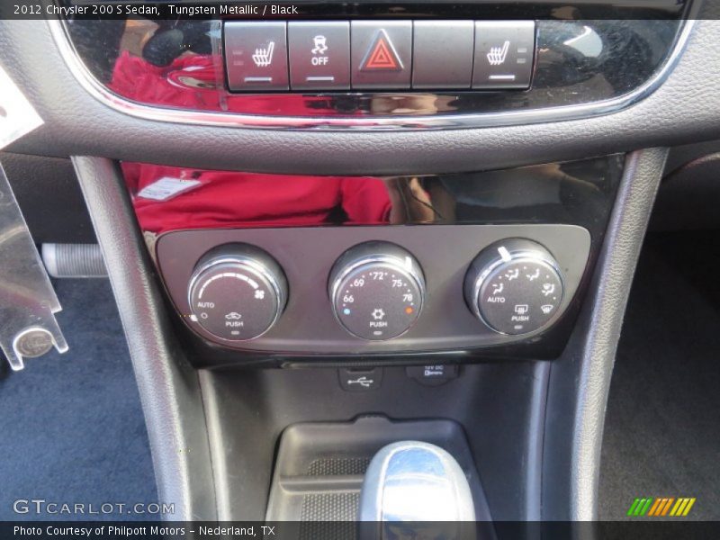 Tungsten Metallic / Black 2012 Chrysler 200 S Sedan