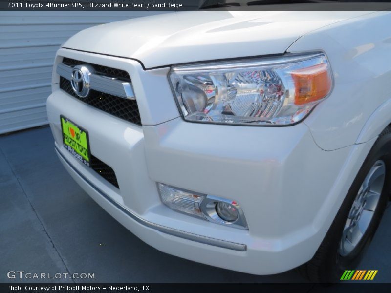 Blizzard White Pearl / Sand Beige 2011 Toyota 4Runner SR5
