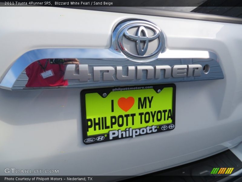 Blizzard White Pearl / Sand Beige 2011 Toyota 4Runner SR5