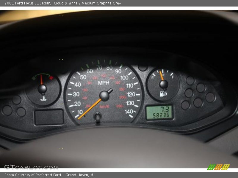 Cloud 9 White / Medium Graphite Grey 2001 Ford Focus SE Sedan