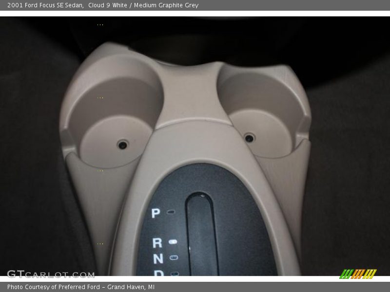 Cloud 9 White / Medium Graphite Grey 2001 Ford Focus SE Sedan