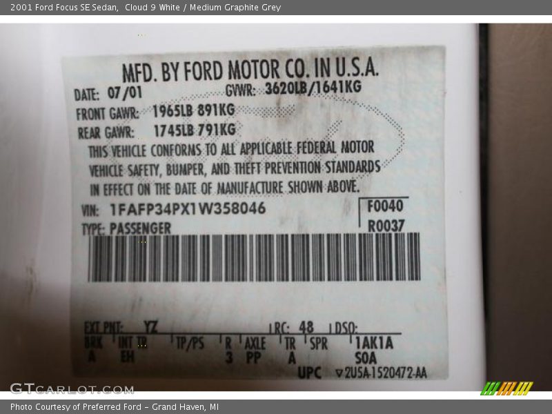 Cloud 9 White / Medium Graphite Grey 2001 Ford Focus SE Sedan