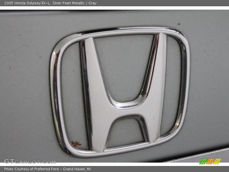 Silver Pearl Metallic / Gray 2005 Honda Odyssey EX-L