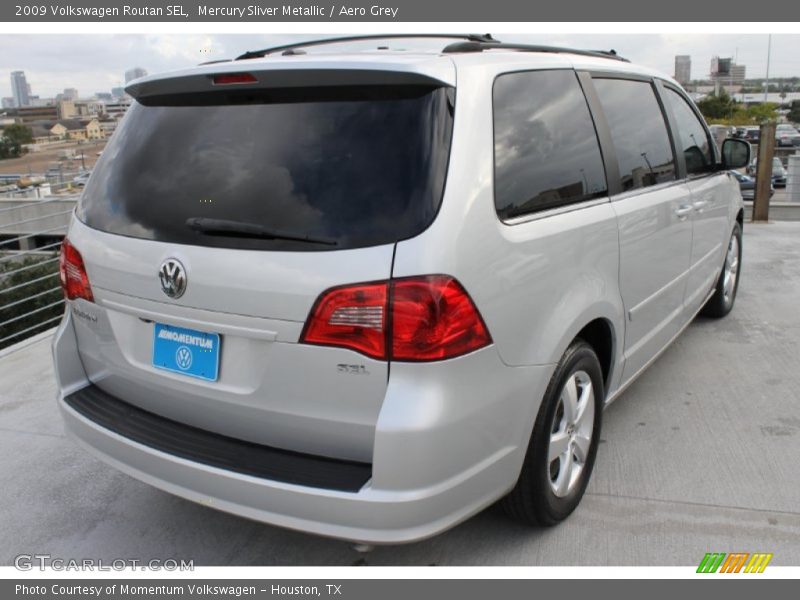 Mercury Sliver Metallic / Aero Grey 2009 Volkswagen Routan SEL