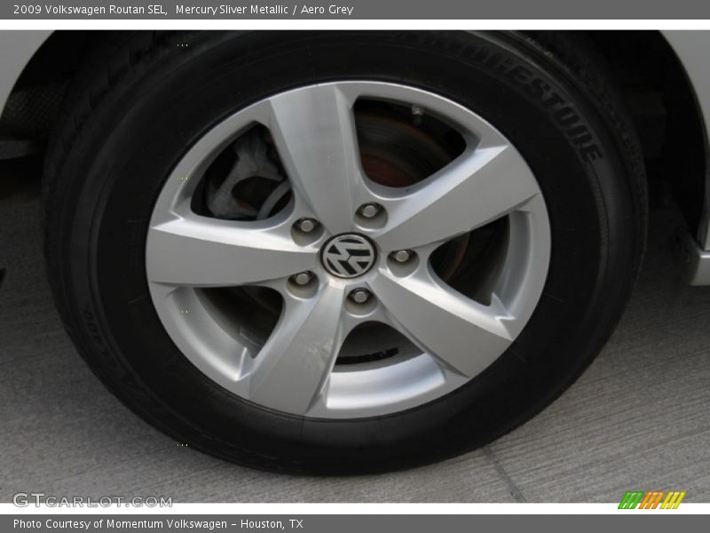 Mercury Sliver Metallic / Aero Grey 2009 Volkswagen Routan SEL