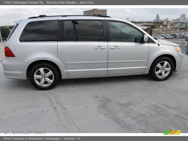 Mercury Sliver Metallic / Aero Grey 2009 Volkswagen Routan SEL