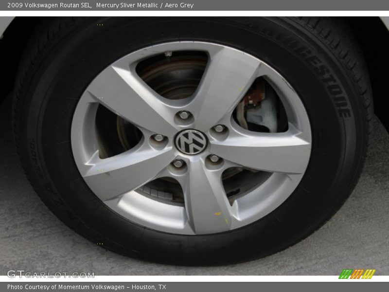 Mercury Sliver Metallic / Aero Grey 2009 Volkswagen Routan SEL