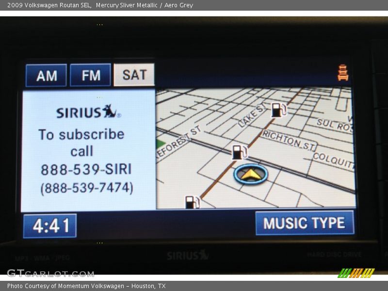 Mercury Sliver Metallic / Aero Grey 2009 Volkswagen Routan SEL