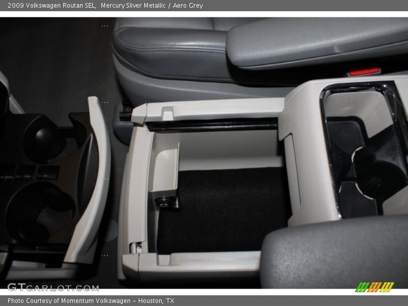 Mercury Sliver Metallic / Aero Grey 2009 Volkswagen Routan SEL