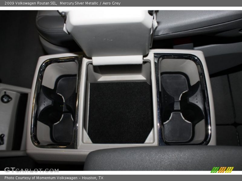 Mercury Sliver Metallic / Aero Grey 2009 Volkswagen Routan SEL